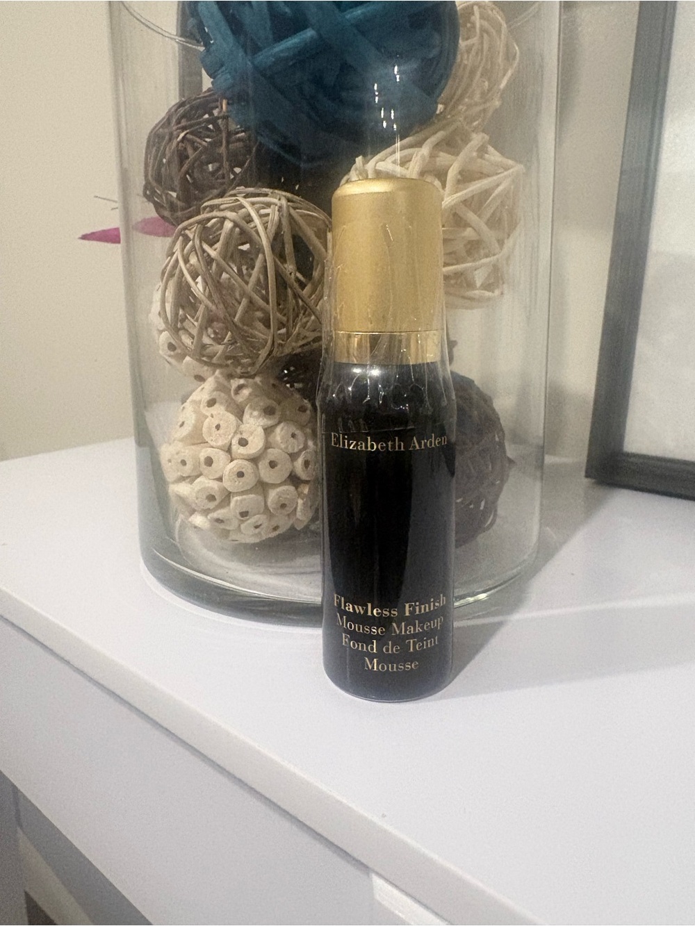 Elizabeth Arden Flawless Finish Mousse Makeup - Black & Gold Bottle